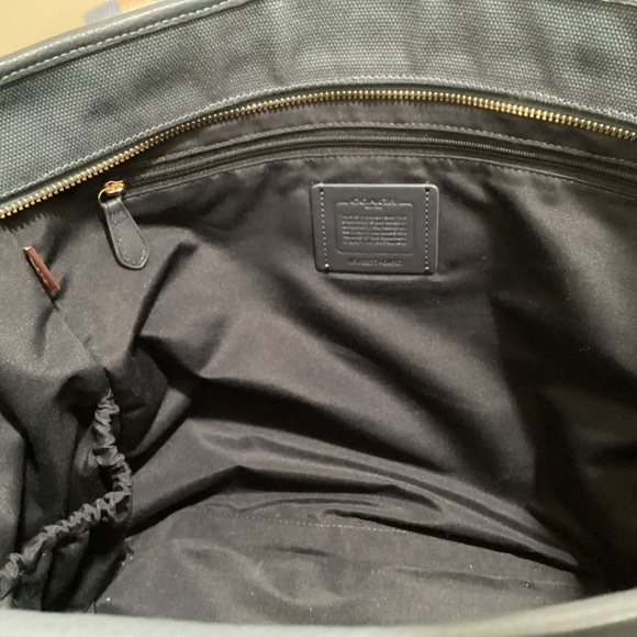 Coach Ellis Weekender - Picture 6 of 11